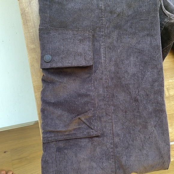 corduroy cargo utility pants - coal brown color. Size 8 regular women’s - Picture 3 of 6